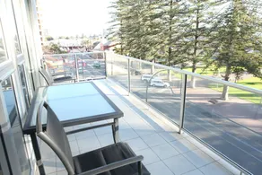 Glenelg Beachside Apartments - Image 5