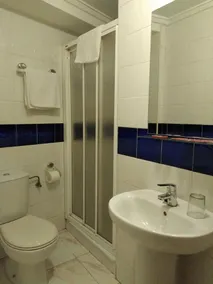 Hotel Arcea Río Caudal - Image 3