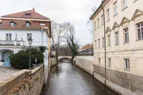 Attic Hroznova - Charles Bridge - Image 3