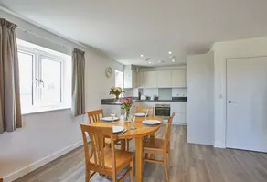 Ebbsfleet International Apartment - Image 2