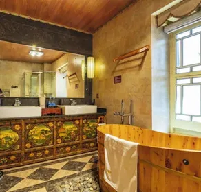 Floral Hotel Lincang Boutique Hotel - Image 2