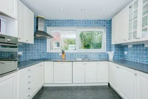 London Riverside 4 Bedroom House - Image 5