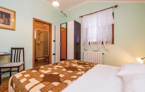 Amazing Home in Icici With Wifi and 2 Bedrooms - Image 3