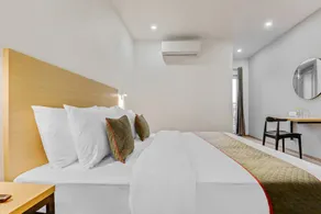 OYO Townhouse 204 Sector 49 - Image 3