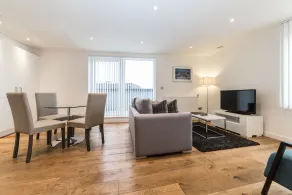 Stayinn Greenwich - Image 2