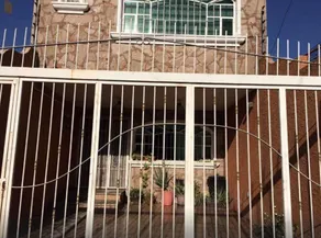 4 recamaras, zona sur, wifi, jardin, cochera - Image 4