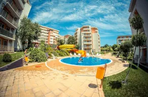 Beautiful 2-bed Apartment in Sveti Vlas - Image 2