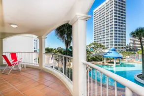 Pelicanstay in Surfers Paradise - Image 3