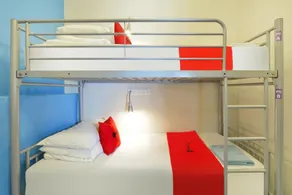 RedDoorz Hostel @ Beach Road - Image 2