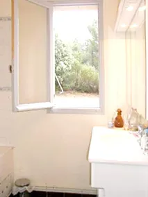 House With 4 Bedrooms in Cucuron, With Private Pool, Furnished Garden and Wifi - Image 3