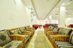 Hotel Platinum Inn - Image 5