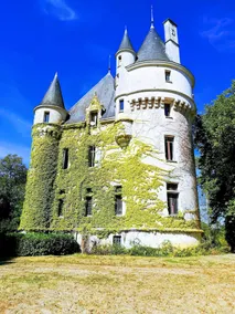 Chateau De La Chaise Saint Eloi - Image 3