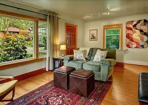 Birch Tree Cottage - Three Bedroom Home with Fireplace - Image 2