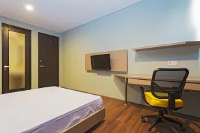 RedDoorz Near Lippo Village - Image 5