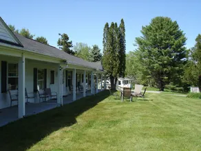 Ducktrap Motel - Image 5