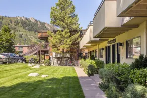 Aspen Townhouse East - Image 3