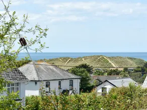Spacious Holiday Home in Croyde Near Sea - Image 5