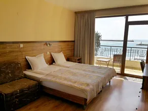 Iris Hotel - Image 2