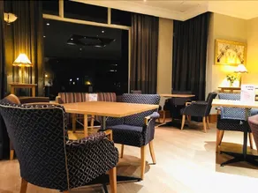 The Expanse Hotel - Image 2