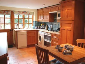 Thimble Cottage, SALISBURY - Image 5