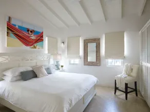 This property in centrally located in a quiet residential neighbourhood - Image 2