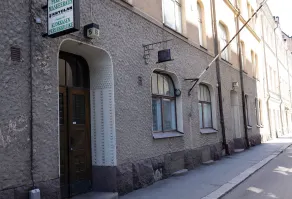 2ndhomes Charming 2BR Home w Balcony - Image 4