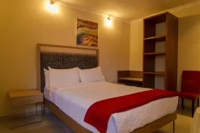 Emthonjeni Bed & Breakfast - Image 4