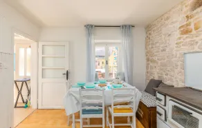 Beautiful Home in Divsici With Wifi and 4 Bedrooms - Image 2