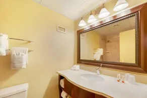 OYO Hotel East Hanover NJ-10 - Image 3