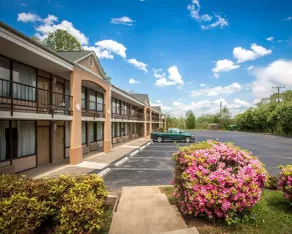 Sleep well Inn and Suites - Image 2