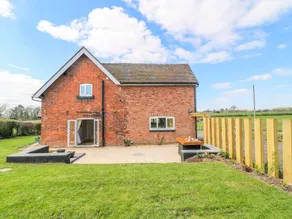 Ardsley Cottage Longford Hall Farm Holiday Cottages - Image 4