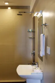Riviera Suites - Image 4