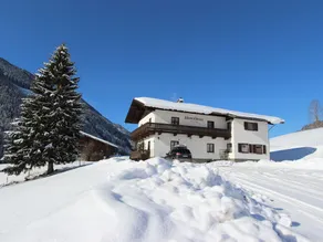 Bright Holiday Home in Saalbach With Mountain View - Image 3