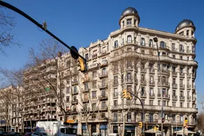 Feel at Home Gran Via Apartments - Image 4