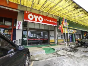 OYO 89615 T Family Hotel - Image 3