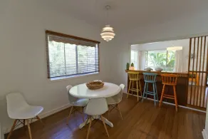 Rons Beach House - Image 4