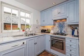 Royal Richmond Family Home by Kew Gardens - Image 3