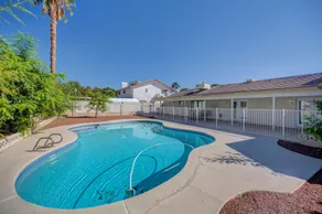 Luxurious 4BR House with Large Pool Near Strip - Image 5