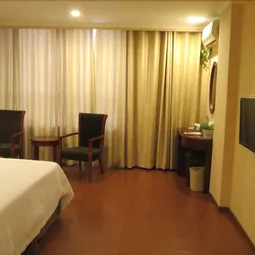 GreenTree Inn Xuzhou Suining Bayi Road Express Hotel - Image 4