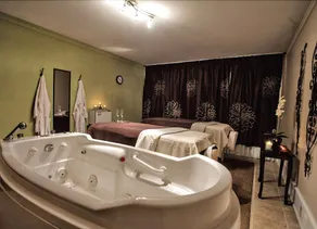 Nichols Village Hotel and Spa - Image 2
