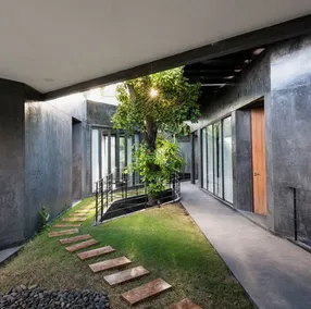 House Of Grey - Image 5