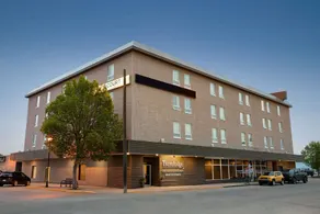 Travelodge By Wyndham Conference Centre & Suites Whitecourt - Image 4