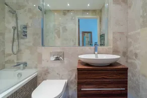 Lovely 1 Bedroom Home With Balcony - 4 Guests! - Image 5