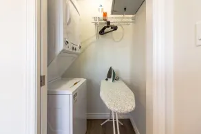 Newly Renovated Modern Condo Near Hospital, UNB Patio & Parking Coffee - Image 2
