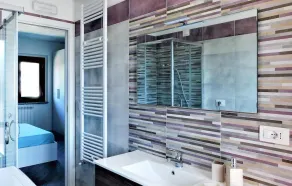 Amazing Home in Soverato With 3 Bedrooms and Wifi - Image 2