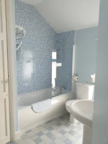 Oakfield B&B Llanover - Image 2