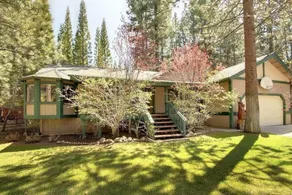 Beary Cozy Retreat - Newly Remodeled With Hot Tub And Game Room In Prime Location! 3 Bedroom Cabin - Image 3