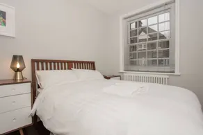 1 Bedroom Flat near Elephant and Castle - Image 2