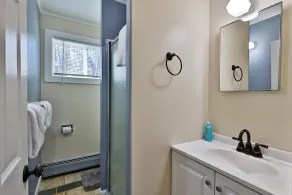 Your Ski Home: Powder Park Place - Upper Level. Close To Killington. Hot Tub. 4 Bedroom Home - Image 2