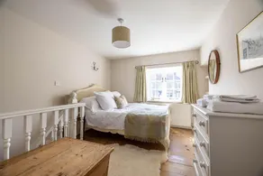 Host Stay The Nest Castleton - Image 2